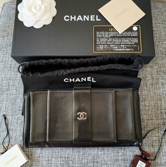 CHANEL 2013 Double Bow Wallet / Clutch - Picture 15 of 15
